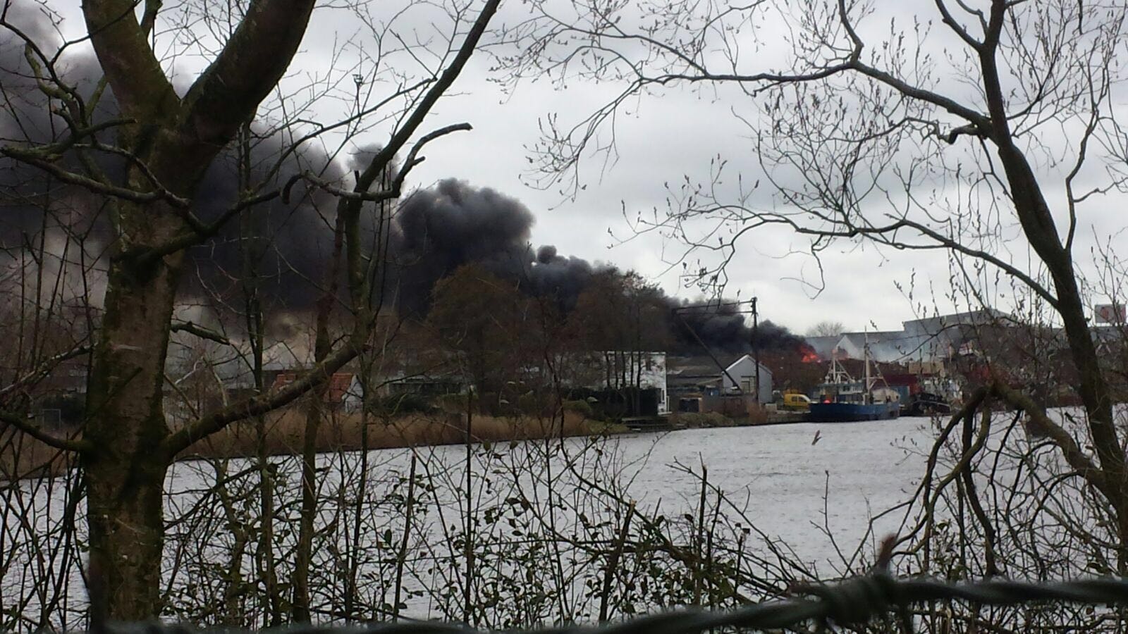 Brand bij VDMM Van der Meulen Metaal Leeuwarden